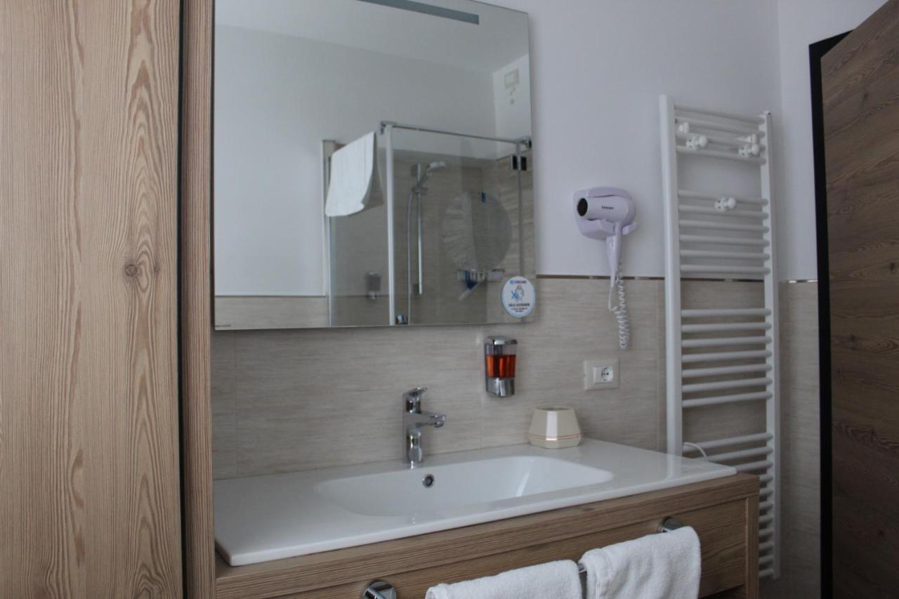 Dolceambiez Apartments Dorsino エクステリア 写真